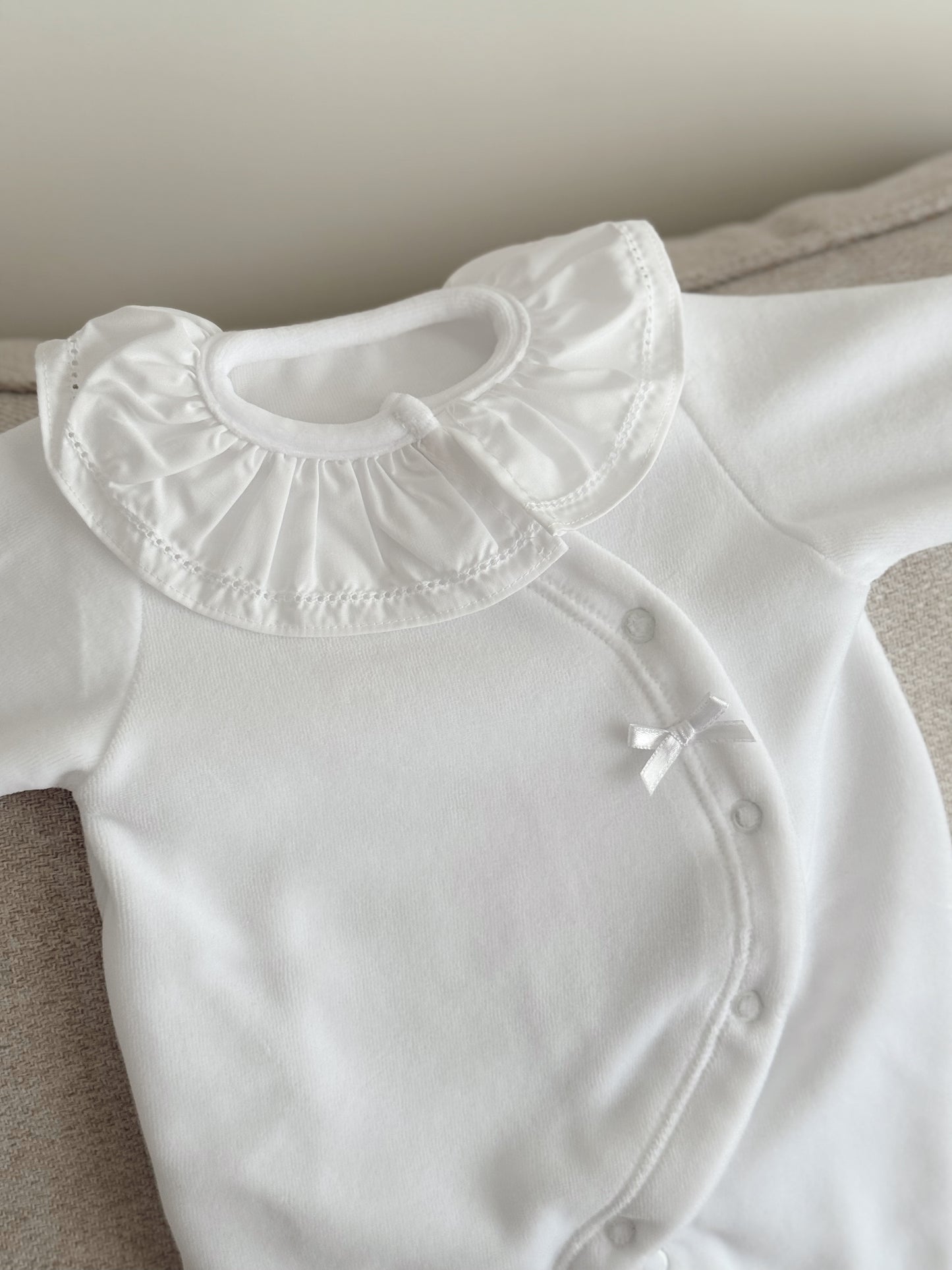 babygrow veludo com gola menina