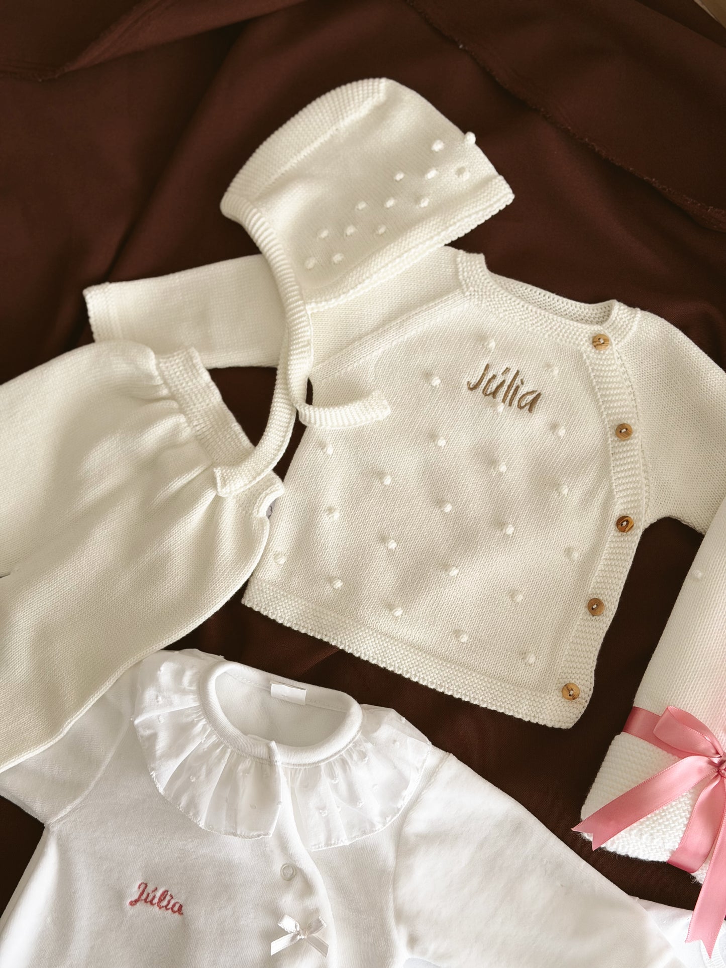 Conjunto casaco + gorro + calças