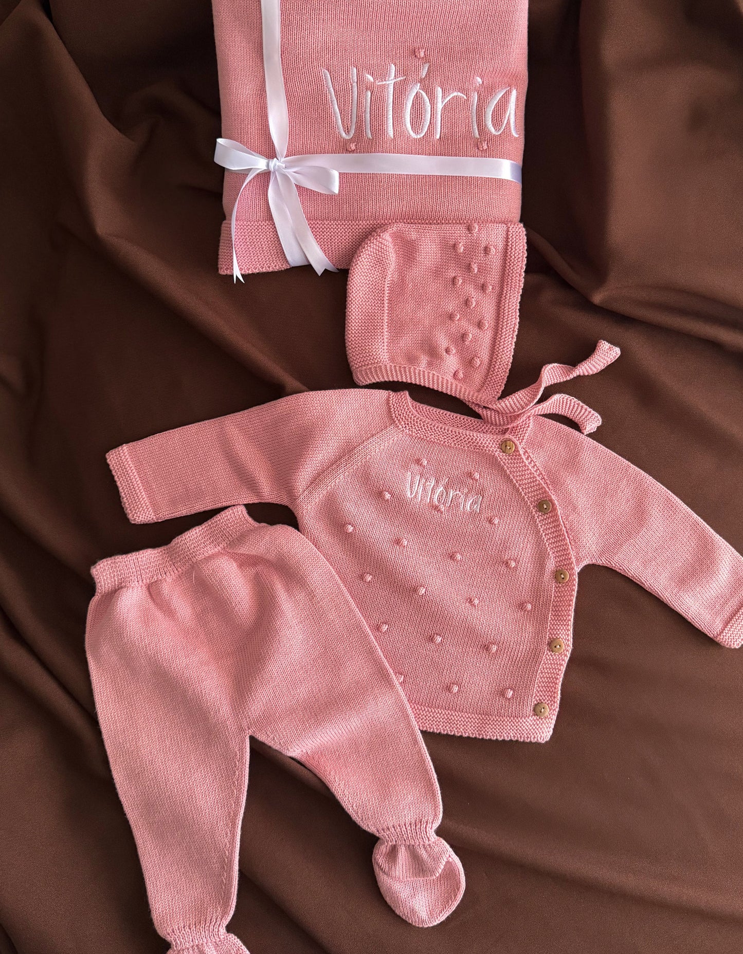 Conjunto casaco + gorro + calças