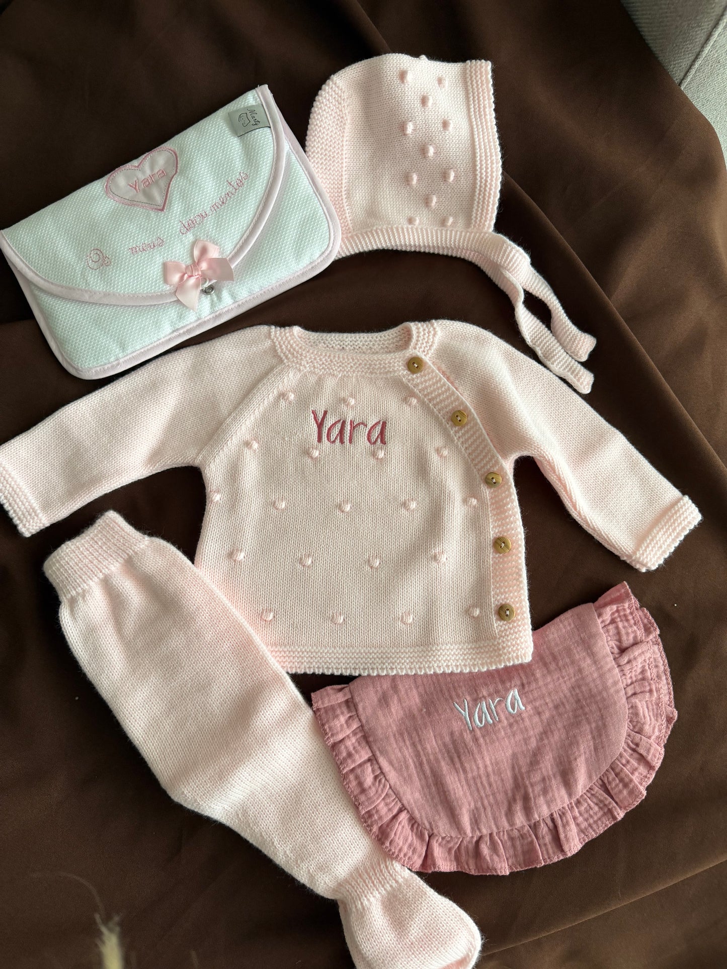 Conjunto casaco + gorro + calças